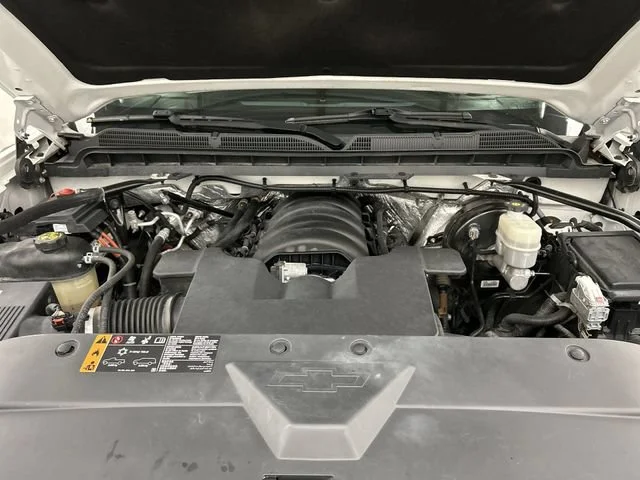 Used 2018 SUMMIT WHITE Chevrolet Custom image 6