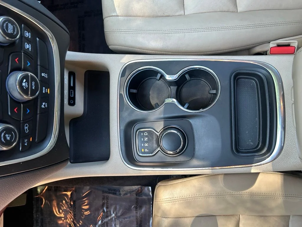 Used 2015 Black Dodge Limited image 18