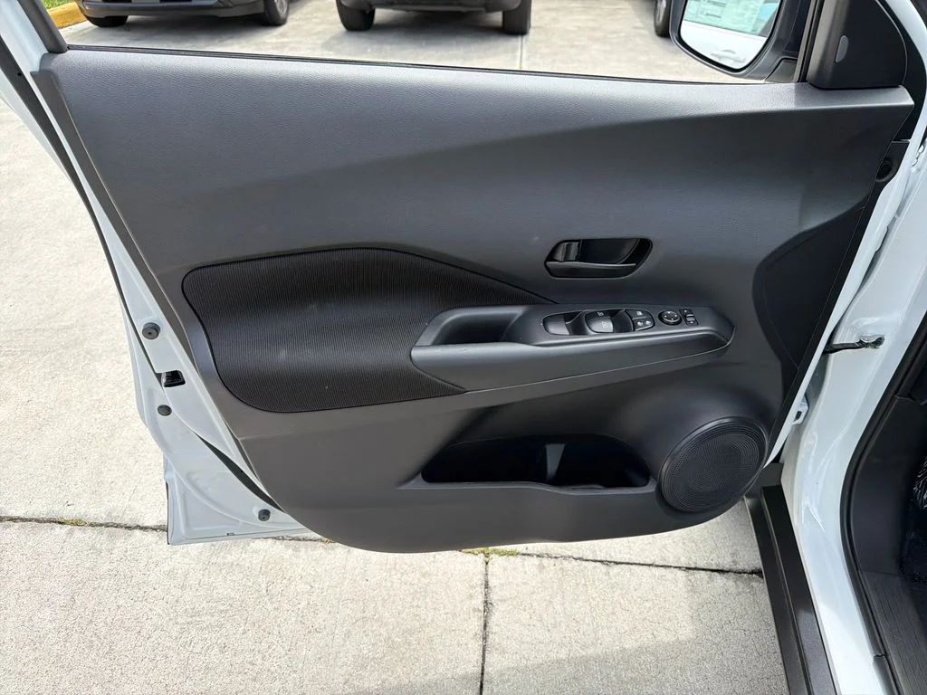 Certified Used 2025 White Nissan S image 15