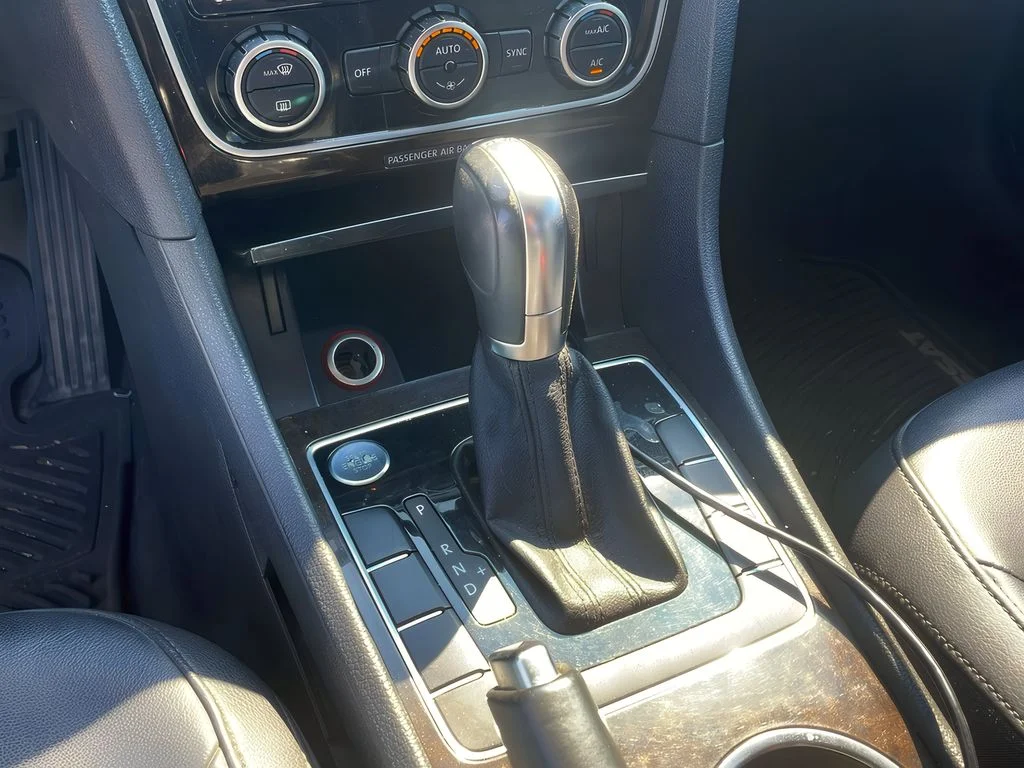 2014 Volkswagen Passat SEL Premium - Photo 19