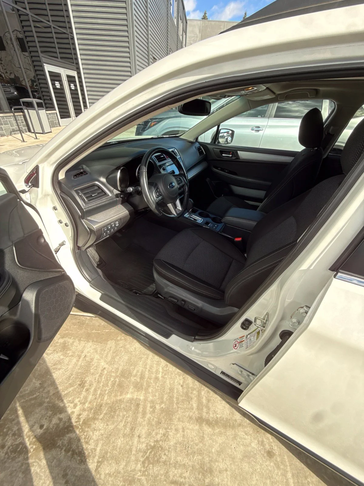 Used 2016 Crystal White Pearl Subaru 2.5i Premium image 9