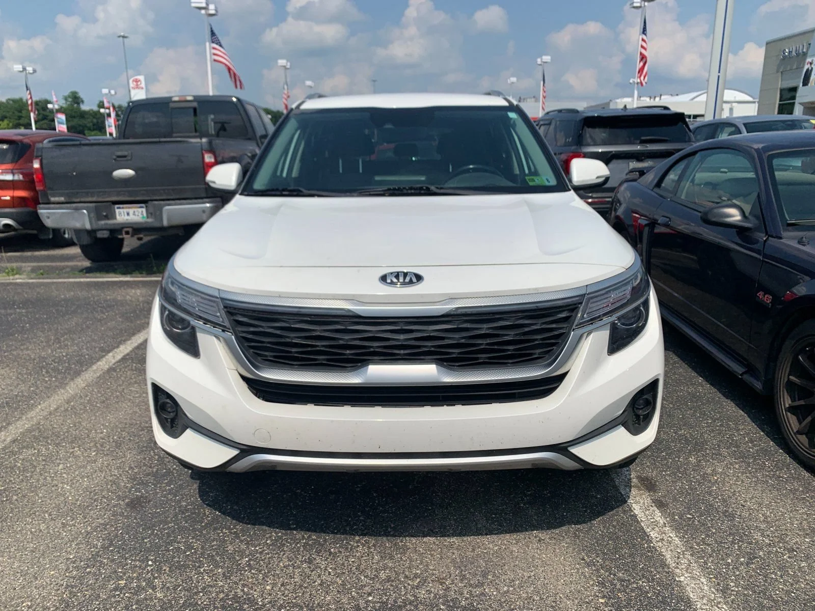 Used 2021 White Kia S image 7