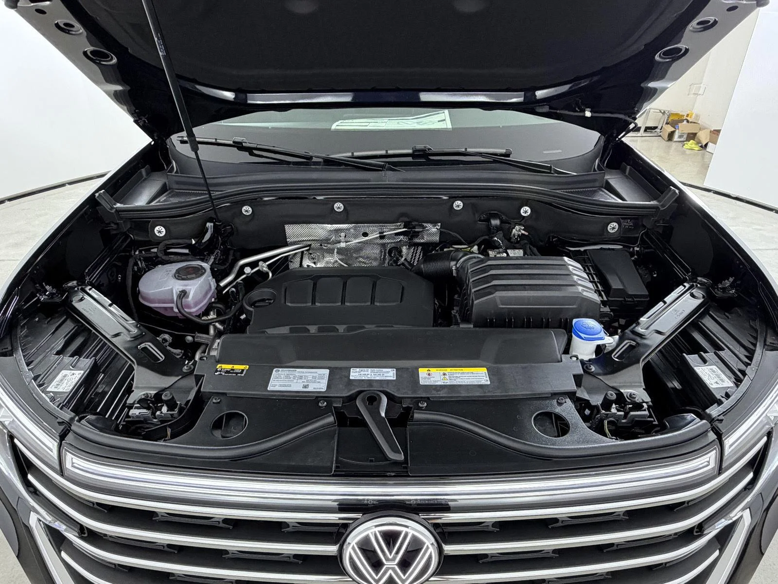 New 2026 Deep Black Pearl Volkswagen 2.0T SE w/Technology image 12