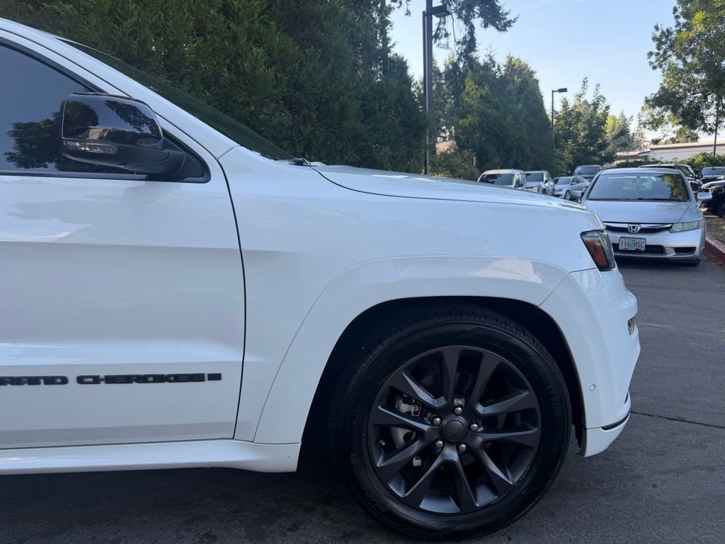 Used 2018 Bright White Clearcoat Jeep Overland image 3