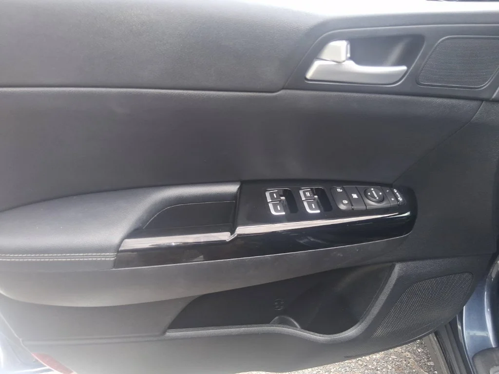 Used 2022 Blue Kia Nightfall image 10