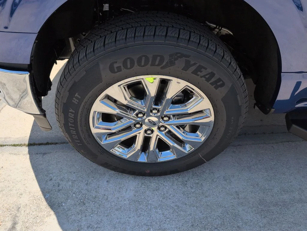New 2026 Blue Ford Lariat image 18