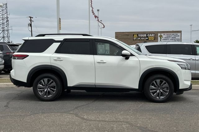 Used 2025 White Nissan SV image 2