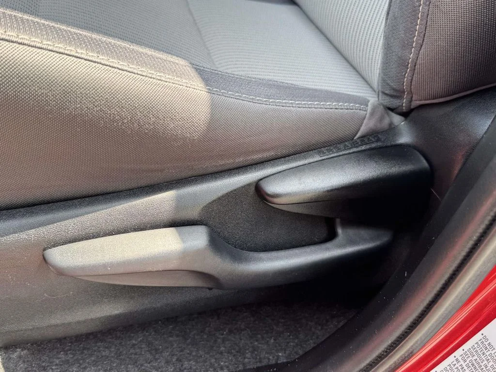 Used 2014 Red Toyota XLE image 29