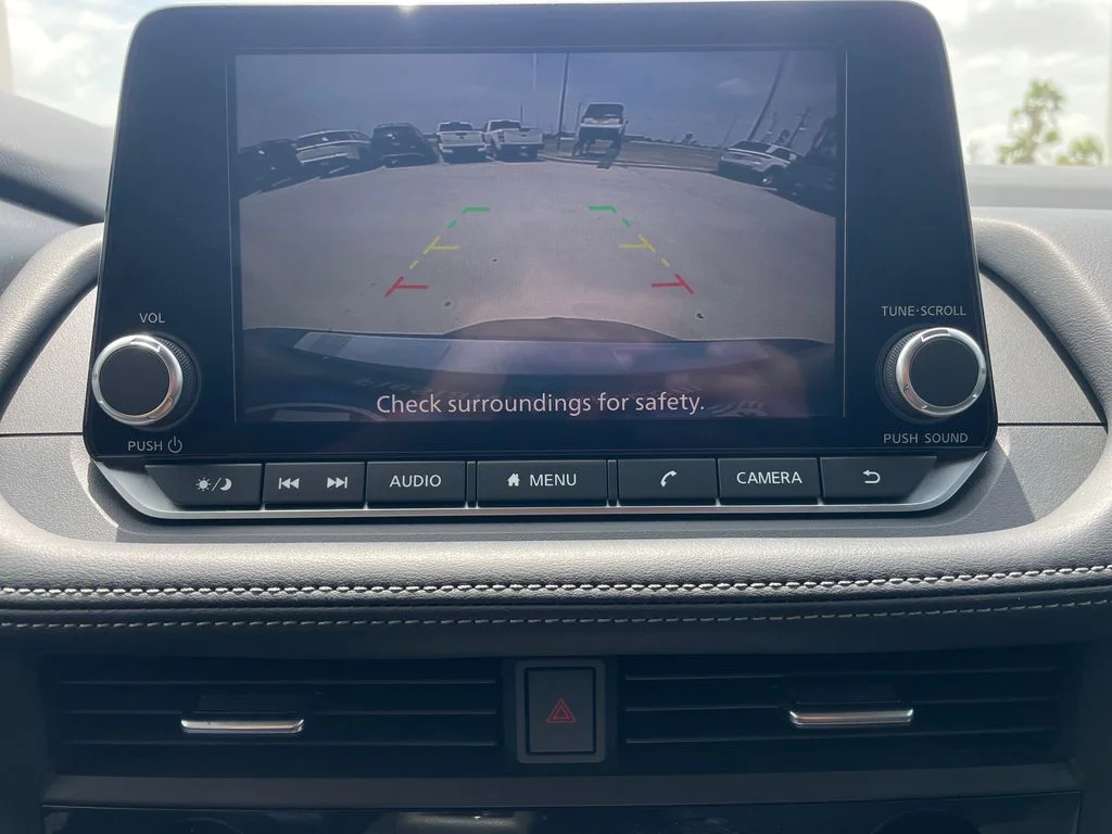 Used 2025 Gray Nissan SV image 17