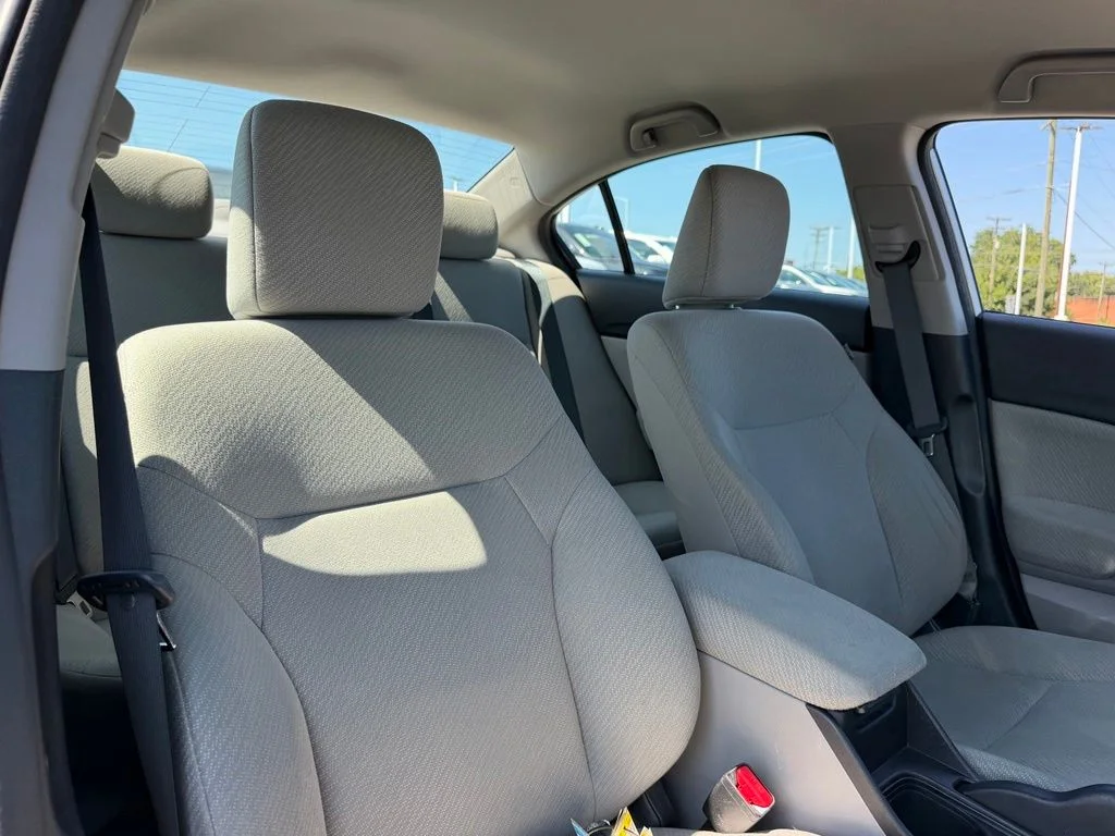Used 2013  Honda LX image 32