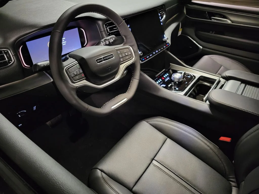 2026 Jeep Grand Wagoneer photo 2
