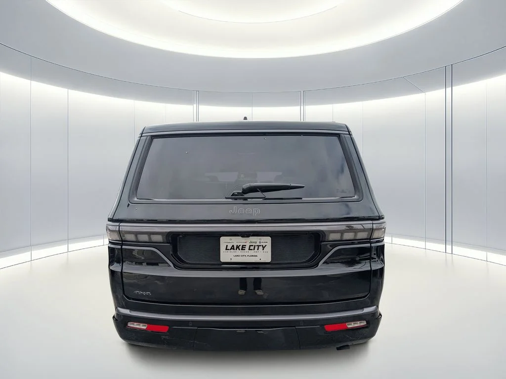New 2026 High Gloss Black Exterior Paint Jeep Summit Obsidian image 5