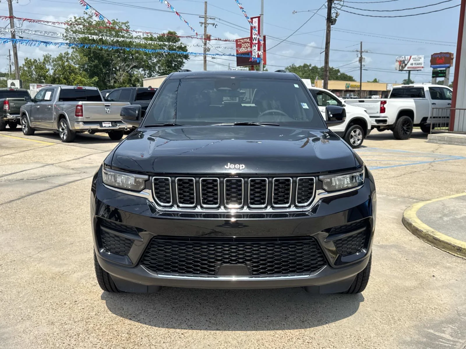 Used 2025 Black Jeep Laredo image 2
