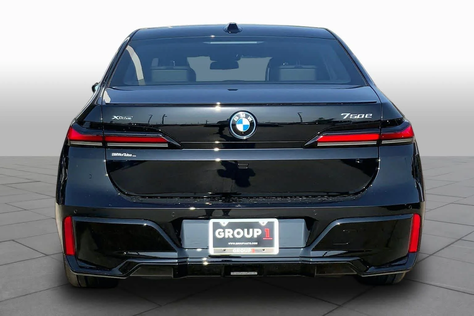 New 2026 Black Sapphire Metallic BMW 750e xDrive image 4