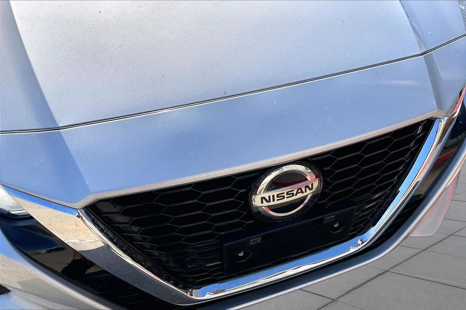 Used 2021 Brilliant Silver Metallic Nissan 2.5 SV image 29