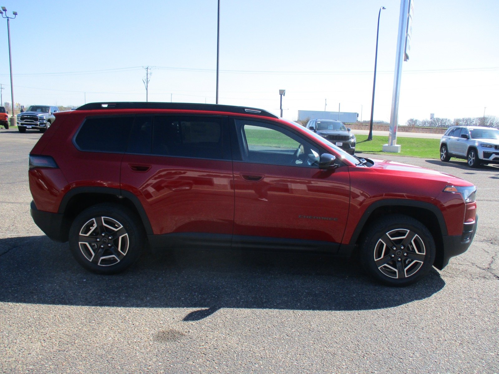 New 2026 Red Hot Pearl-Coat Exterior Paint Jeep Laredo image 8