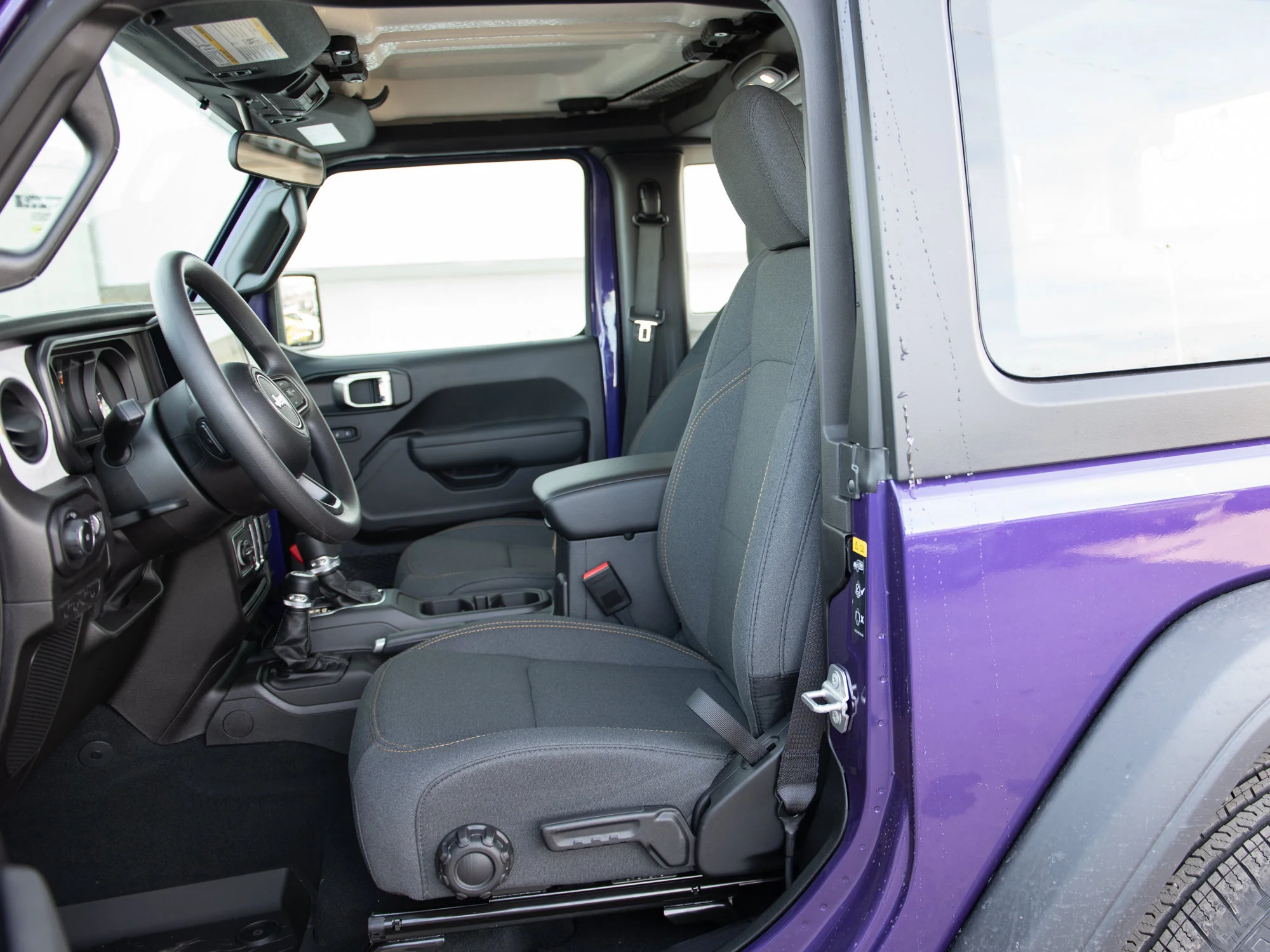 New 2026 reign Jeep Sport* image 12