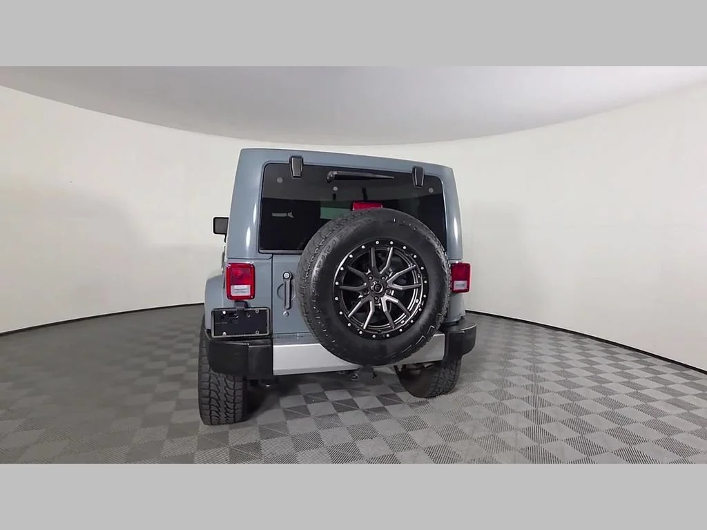 Used 2015 Anvil Clearcoat Jeep Sahara image 44