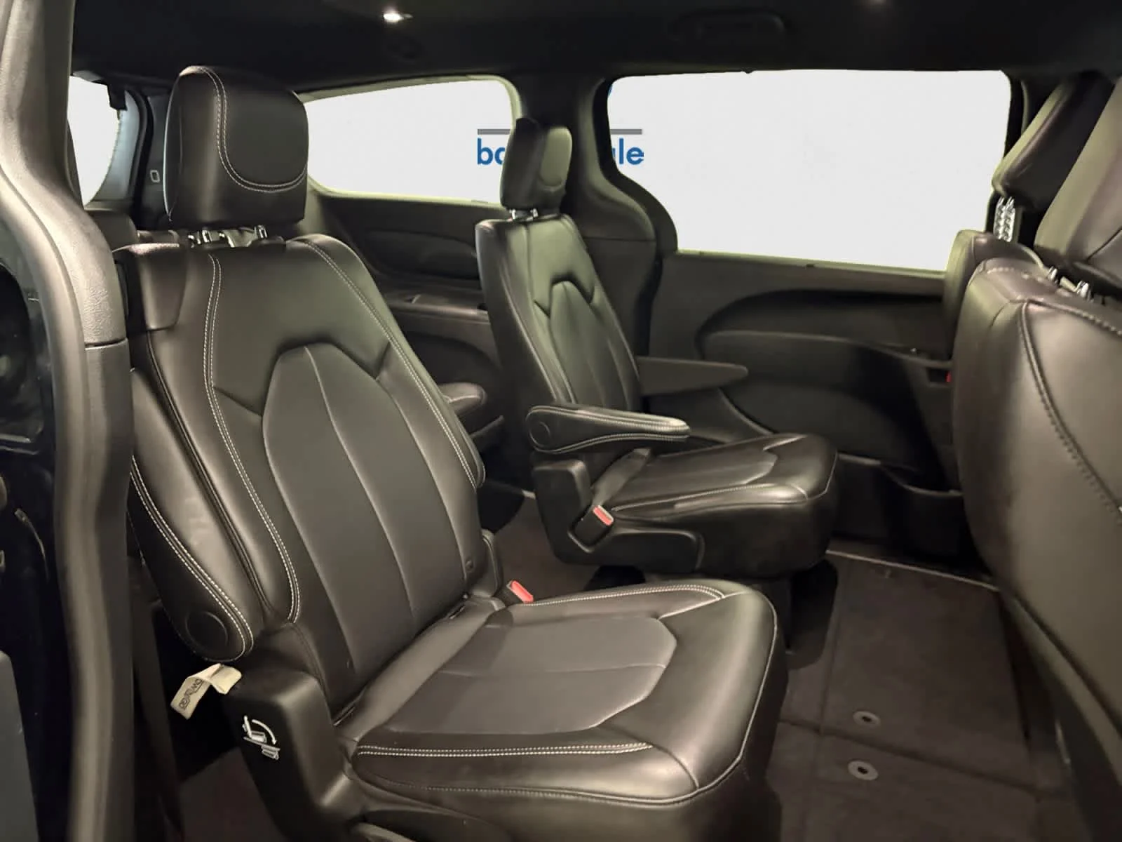 Used 2025 Fathom Blue Pearlcoat Chrysler Select image 13
