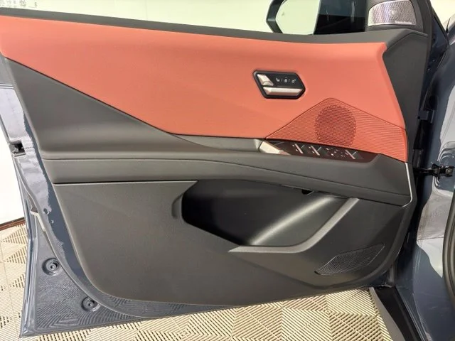 New 2027 Polarized Grey Metallic BMW  image 9