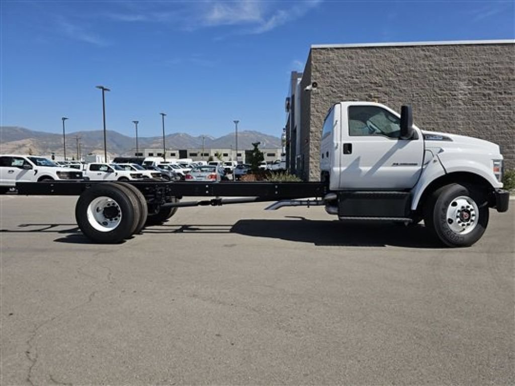New 2025 Oxford White Ford Base image 26