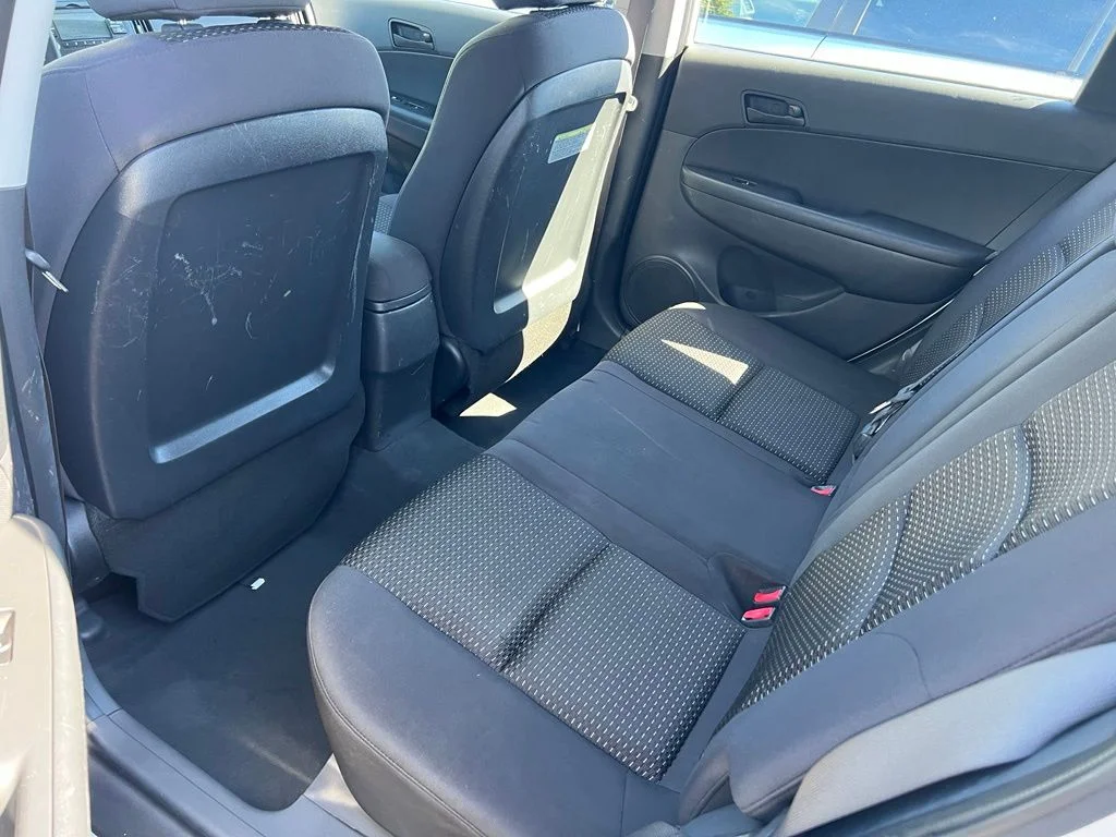 Used 2010 Polar White Hyundai GLS image 14