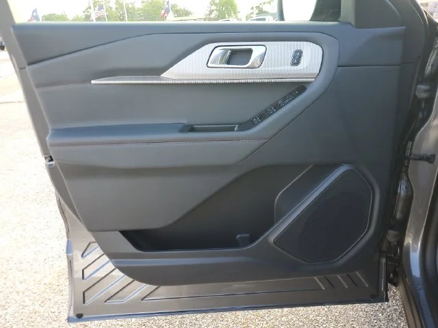 New 2026 Carbonized Gray Metallic Ford Active image 18