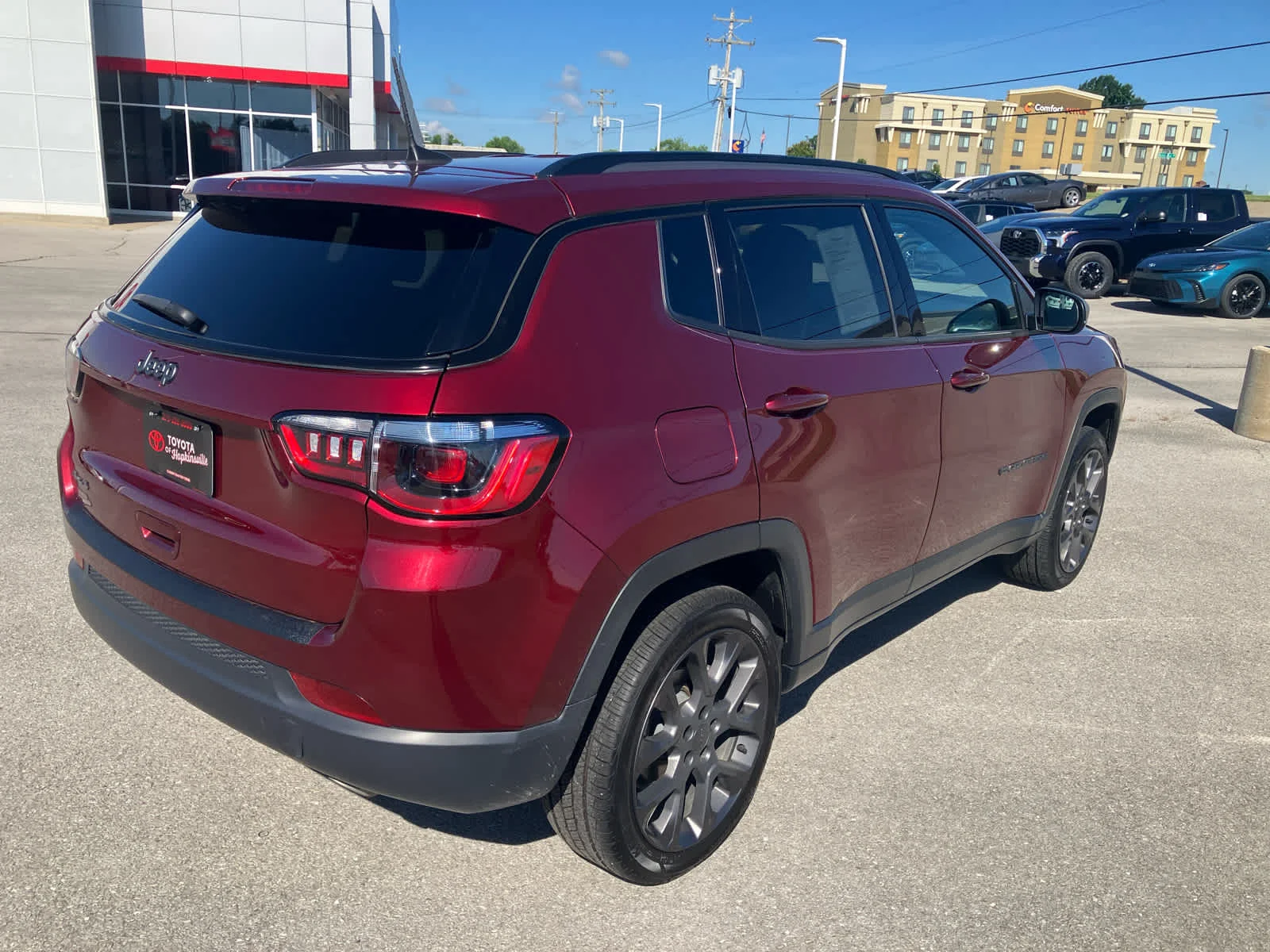 Used 2021 Velvet Red Pearlcoat Jeep 80th Anniversary image 7