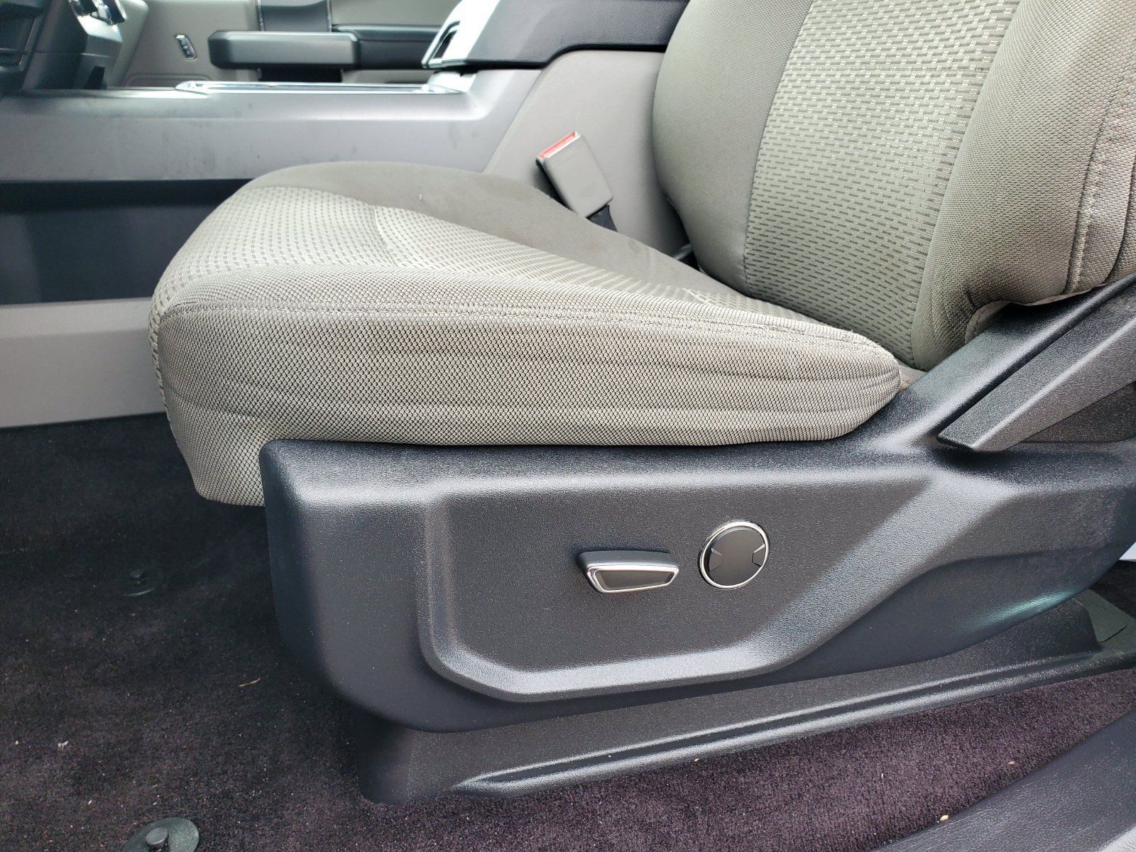 Used 2015 Red Ford XLT image 13