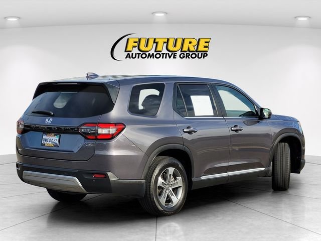 Used 2025  Honda EX-L image 4