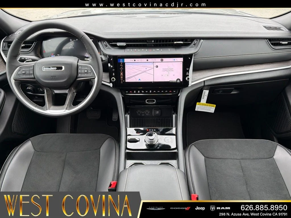 New 2026 Diamond Black Crystal Pearlcoat Jeep Altitude image 31