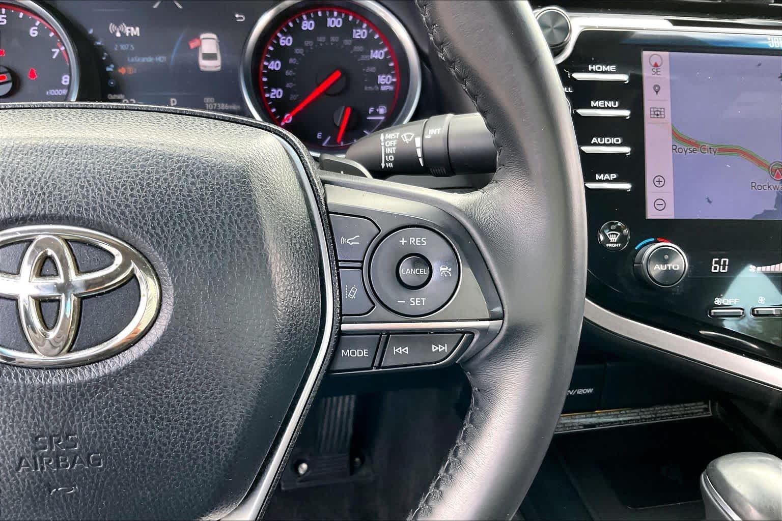 Used 2018 Wind Chill Pearl Toyota XSE V6 image 22