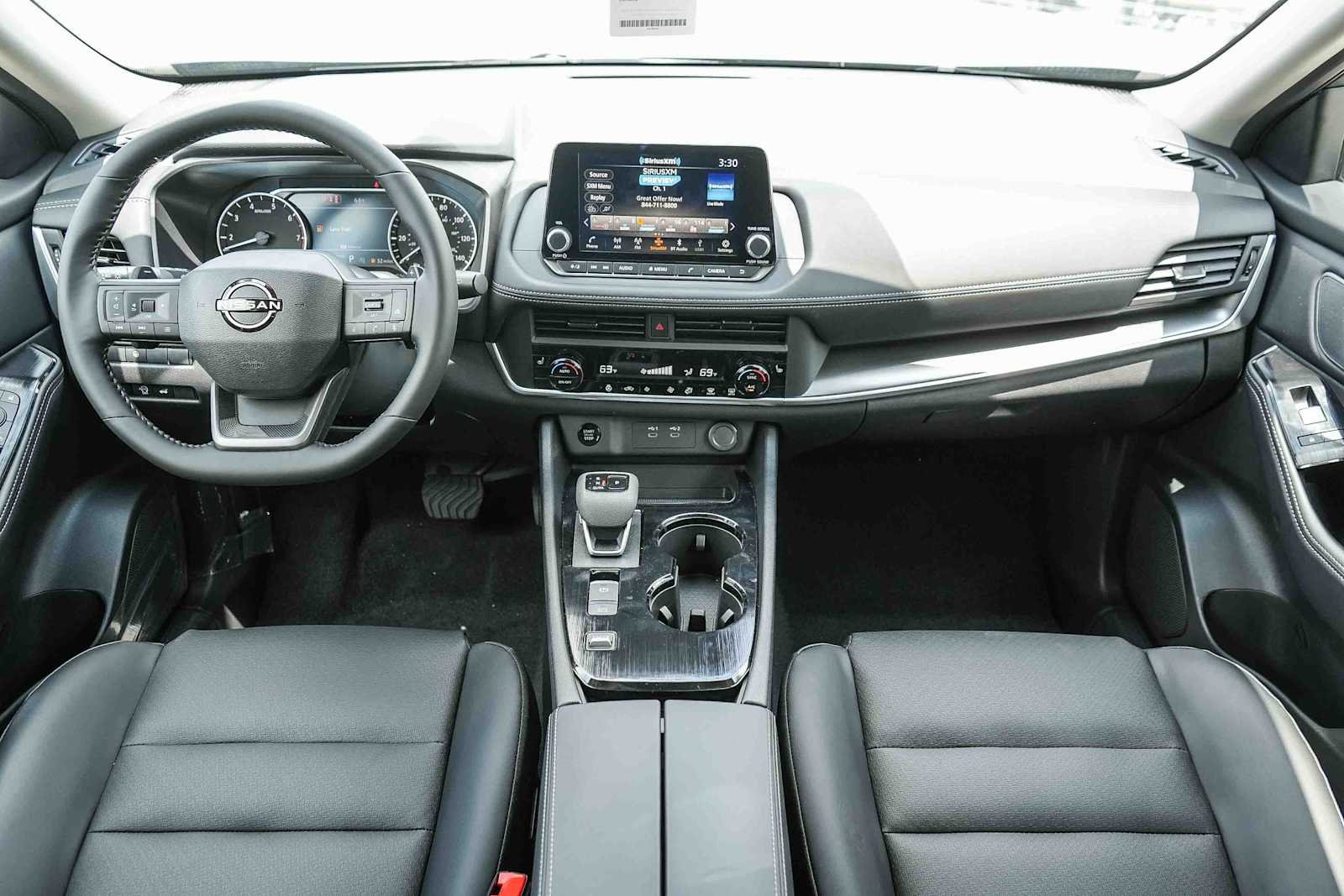New 2026 Everest White Pearl TriCoat Nissan Dark Armor™ image 14