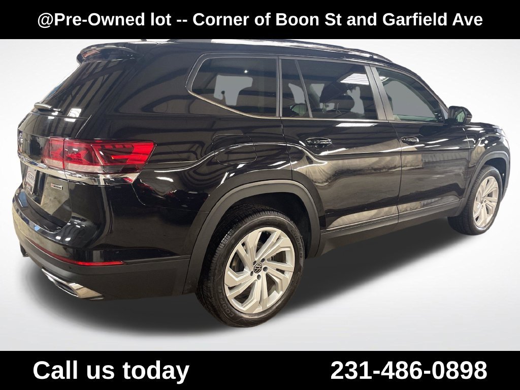 Used 2021 Black Volkswagen 3.6L V6 SE w/Technology image 5