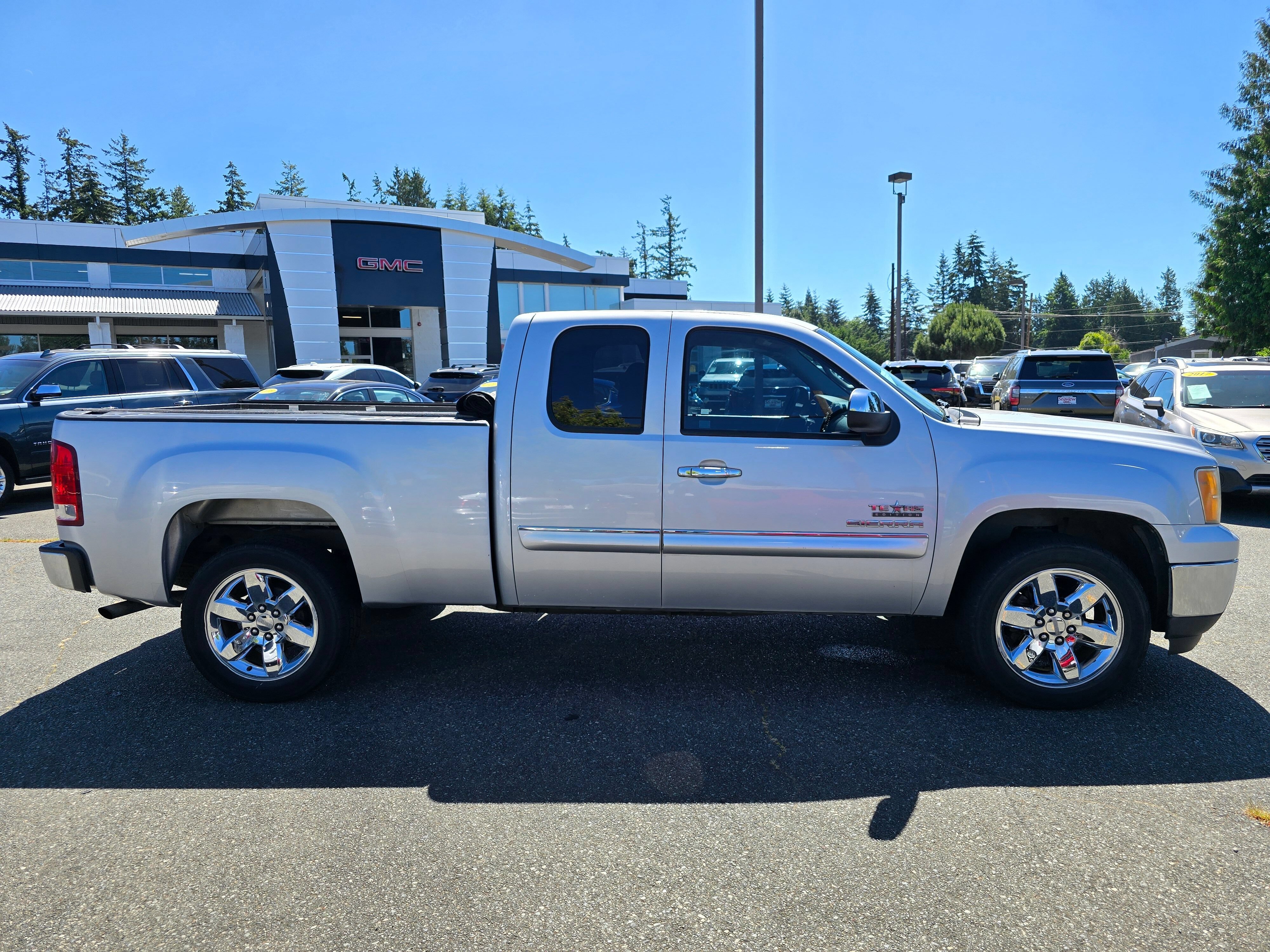 Used 2013 QUICKSILVER METALLIC GMC SLE image 8