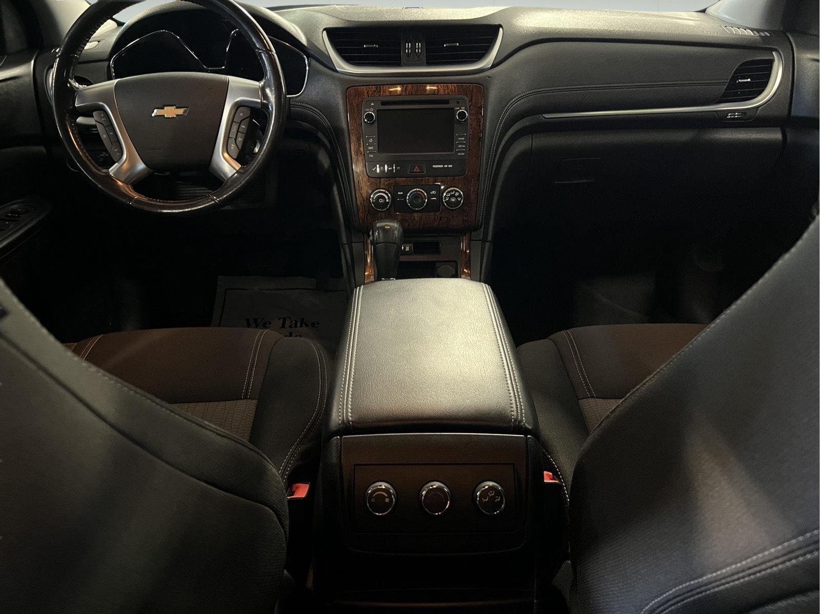 Used 2014 Black Granite Metallic Chevrolet LT image 17