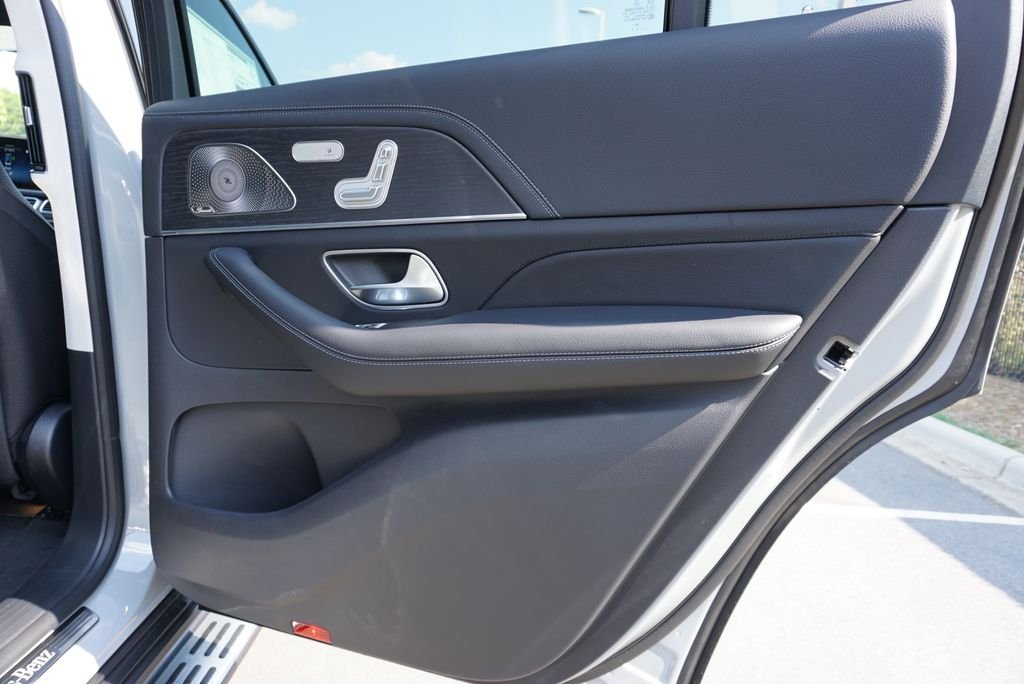 New 2026 MANUFAKTUR Alpine Grey Mercedes-Benz GLS 450 image 41