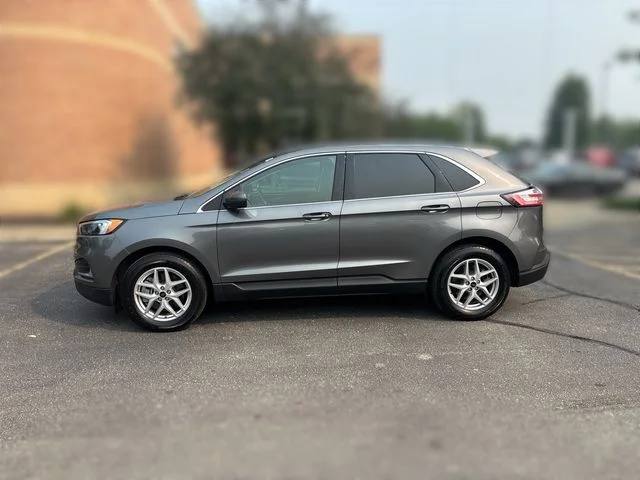 Used 2024 Gray Ford SEL image 10