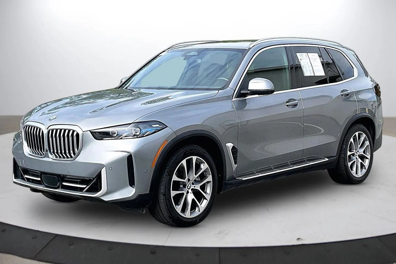 Certified Used 2024 Gray BMW xDrive40i image 4