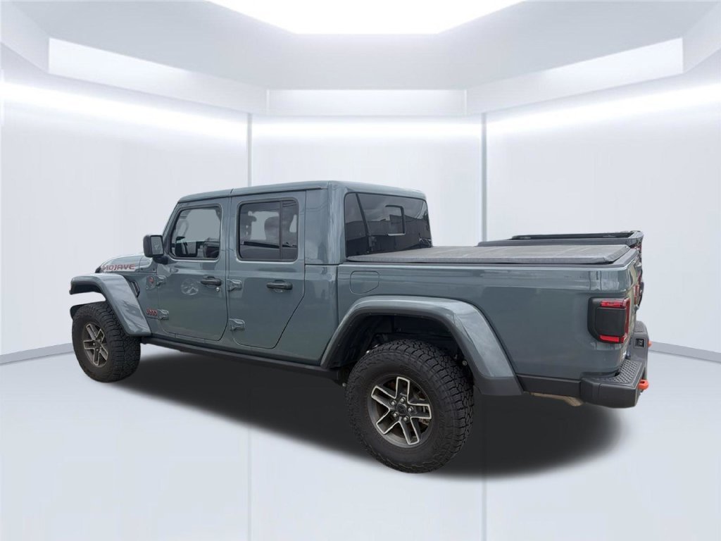Used 2025 Gray Jeep Mojave image 13