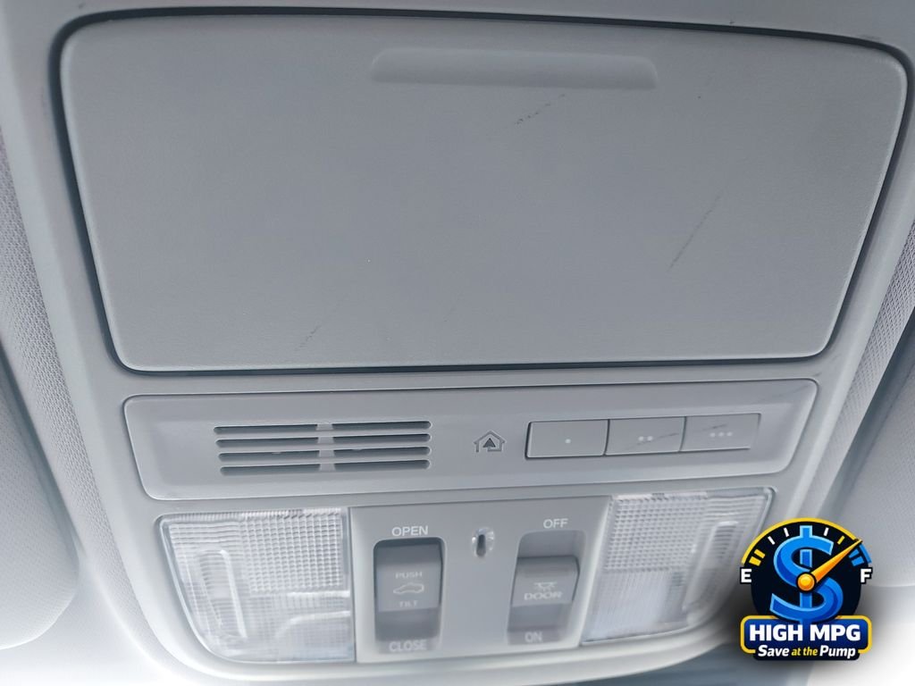 Used 2020 White Honda Touring image 11