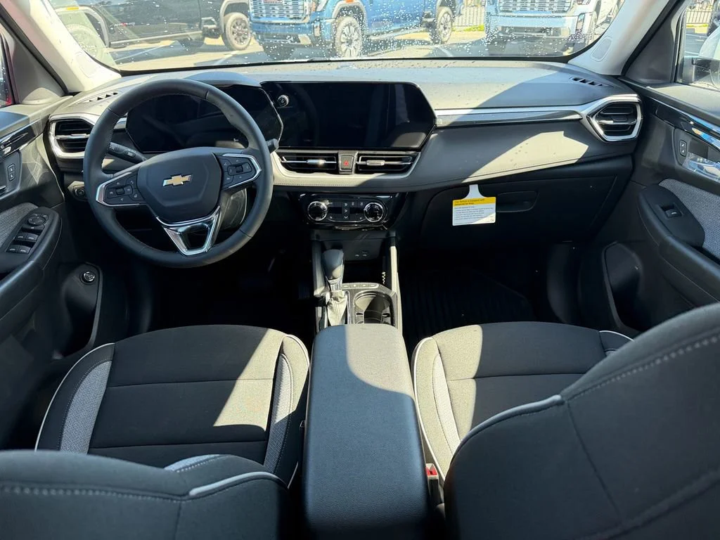 Used 2026 Summit White Chevrolet LT image 20