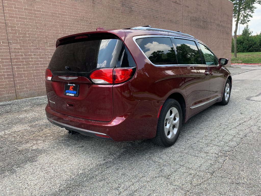 Used 2017 Velvet Red Pearlcoat Chrysler Touring-L Plus image 5
