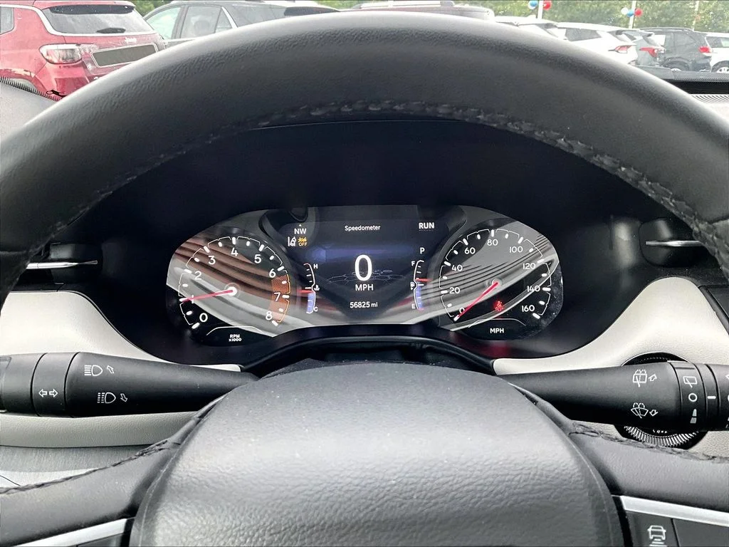 Used 2024 Silver Jeep Limited image 20