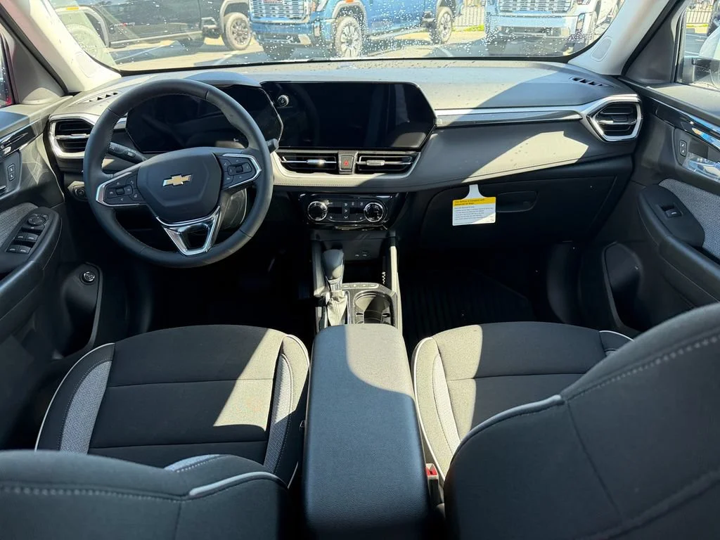 Used 2026 Summit White Chevrolet LT image 20