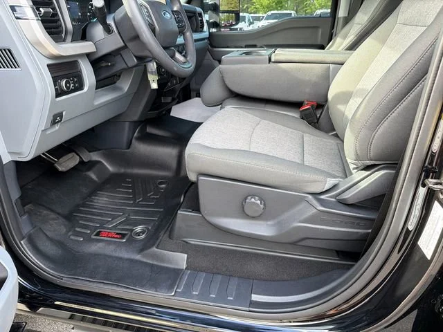 Used 2024 Black Ford XL image 9