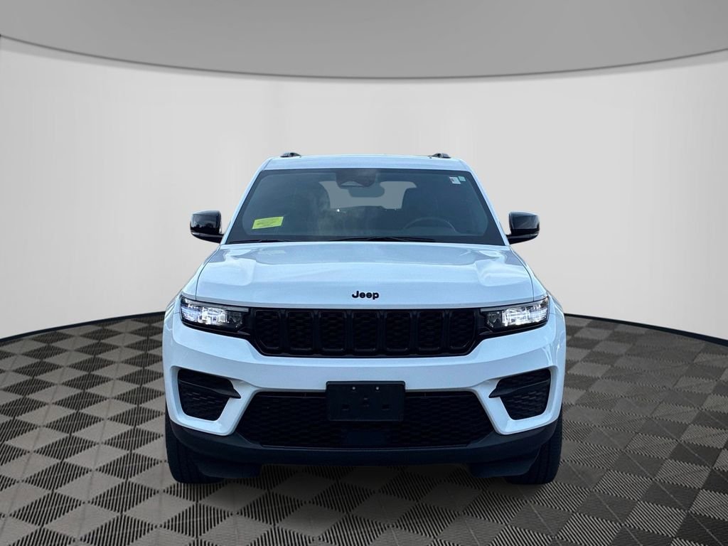 Used 2023 White Jeep Altitude X image 2