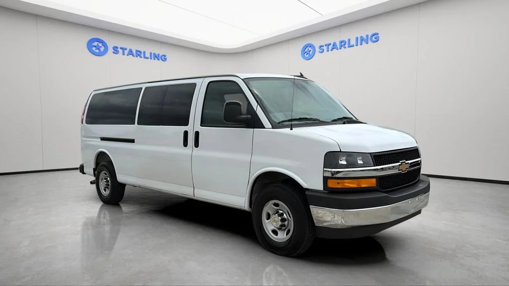 Used 2025 Summit White Chevrolet 1LT image 13