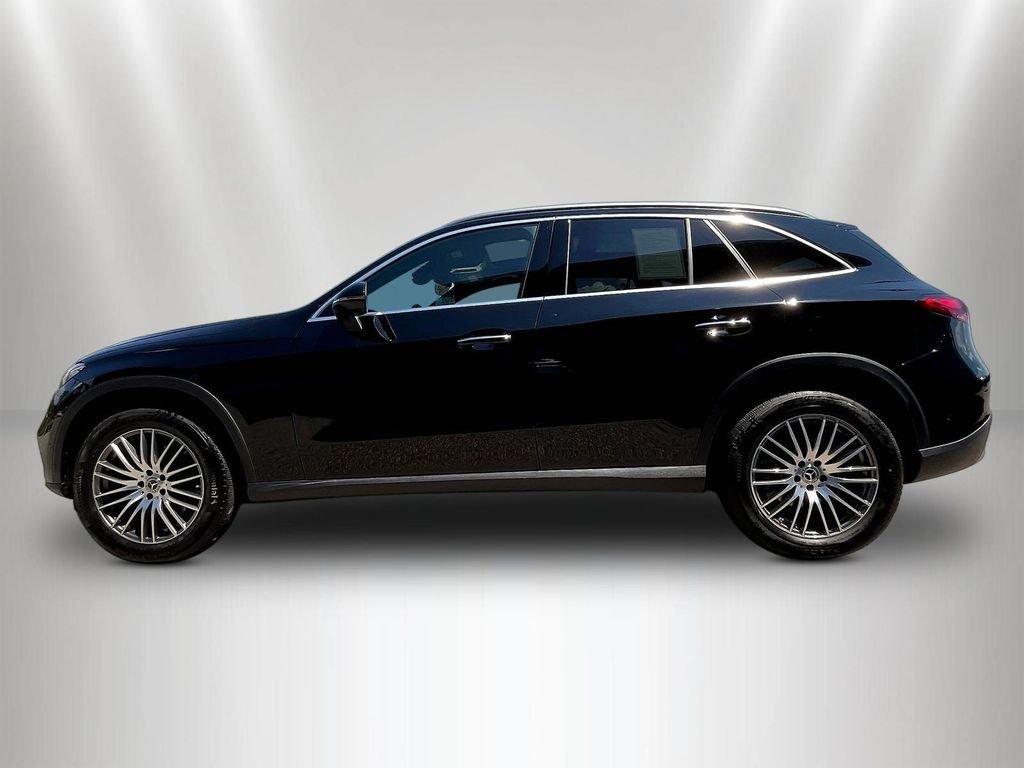 Used 2026 Black Mercedes-Benz GLC 300 image 8
