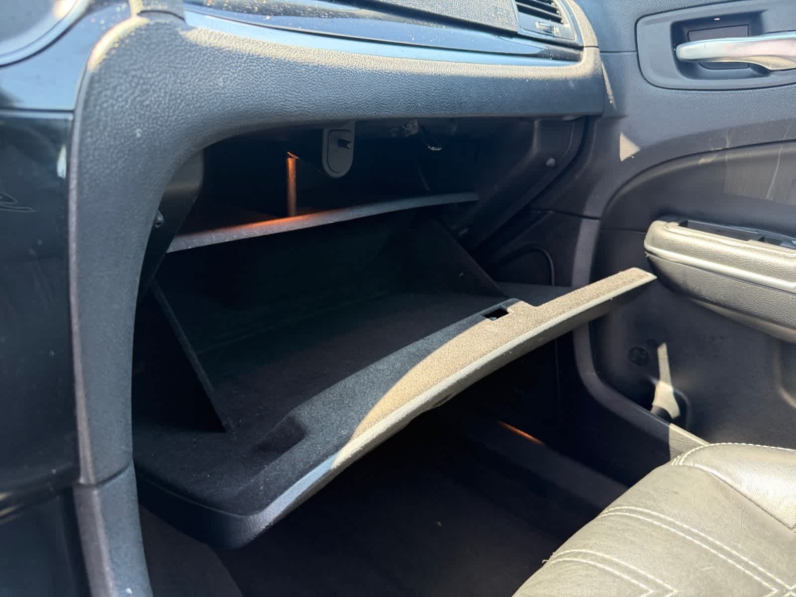 Used 2018 Gloss Black Chrysler 300S image 29